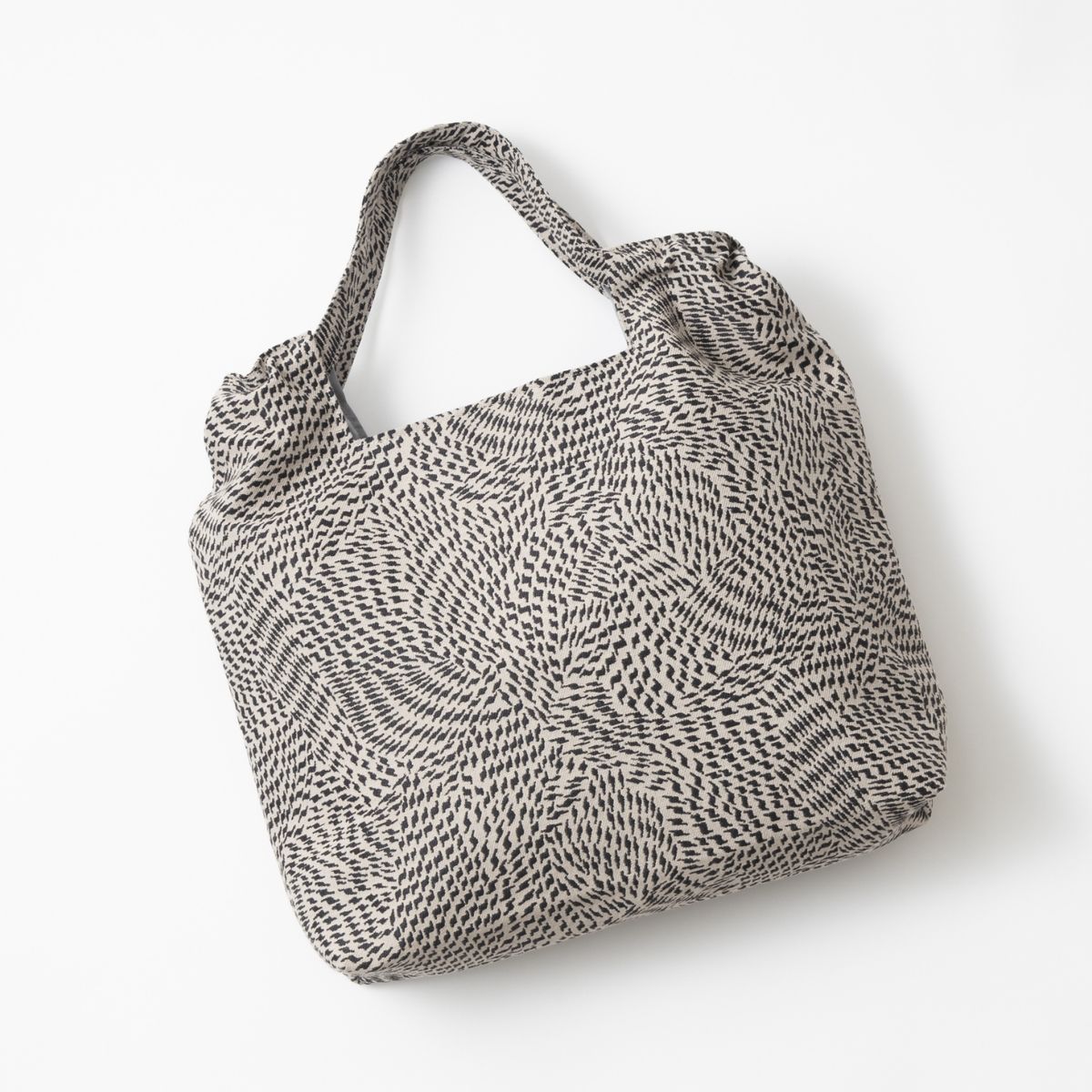 ベージュブラック